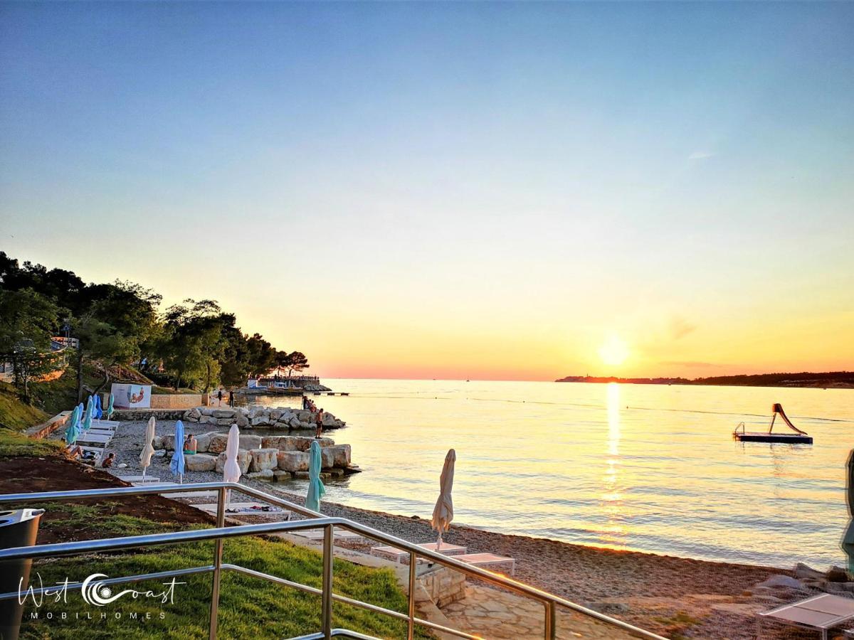West Coast Mobilhome With Xxl Terrace Tar-Vabriga Εξωτερικό φωτογραφία
