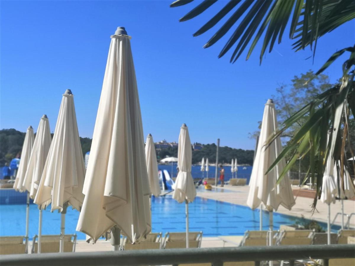 West Coast Mobilhome With Xxl Terrace Tar-Vabriga Εξωτερικό φωτογραφία