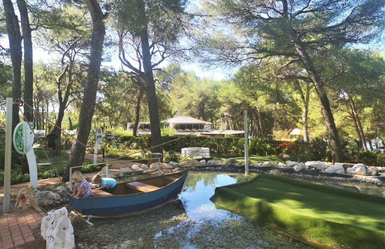 West Coast Mobilhome With Xxl Terrace Tar-Vabriga Εξωτερικό φωτογραφία