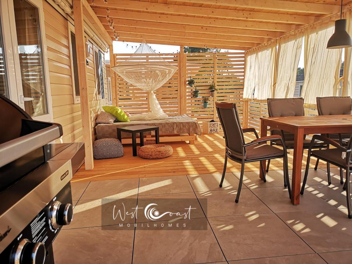 West Coast Mobilhome With Xxl Terrace Tar-Vabriga Εξωτερικό φωτογραφία