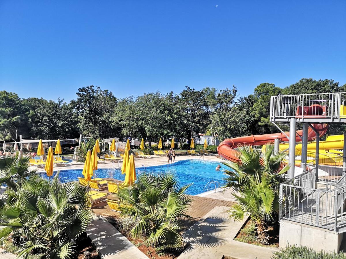 West Coast Mobilhome With Xxl Terrace Tar-Vabriga Εξωτερικό φωτογραφία