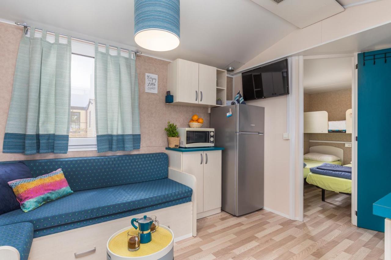 West Coast Mobilhome With Xxl Terrace Tar-Vabriga Εξωτερικό φωτογραφία