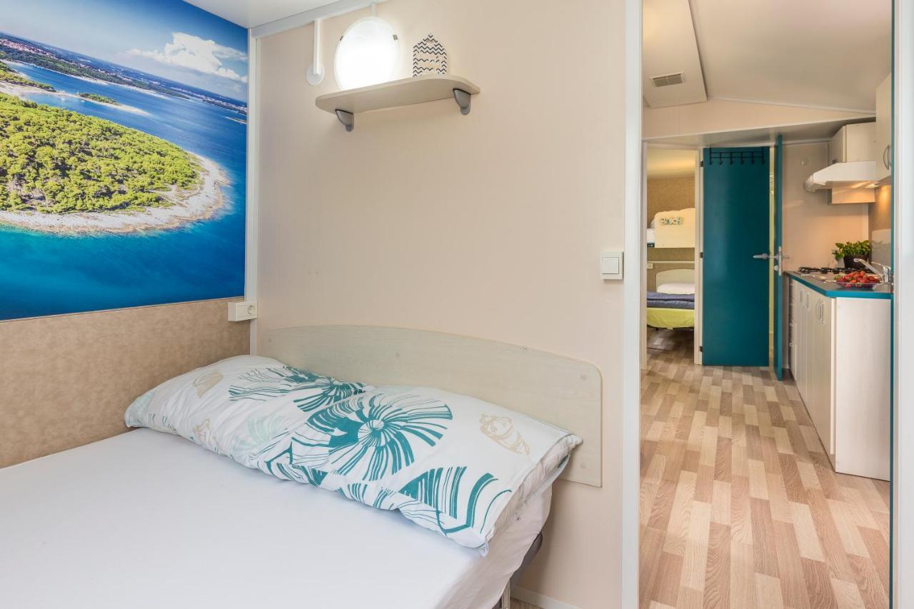 West Coast Mobilhome With Xxl Terrace Tar-Vabriga Εξωτερικό φωτογραφία