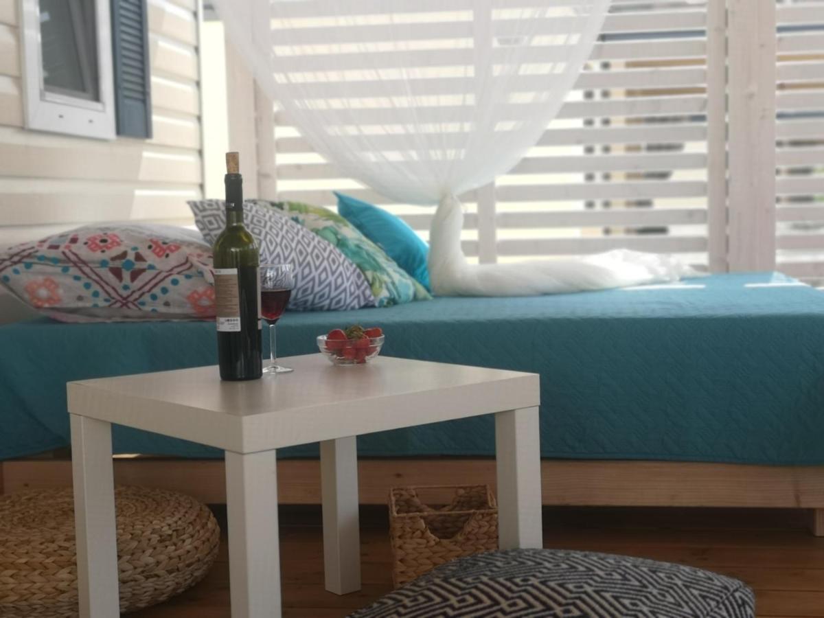 West Coast Mobilhome With Xxl Terrace Tar-Vabriga Εξωτερικό φωτογραφία