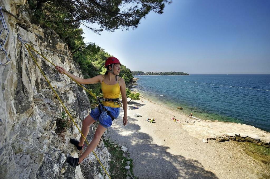 West Coast Mobilhome With Xxl Terrace Tar-Vabriga Εξωτερικό φωτογραφία