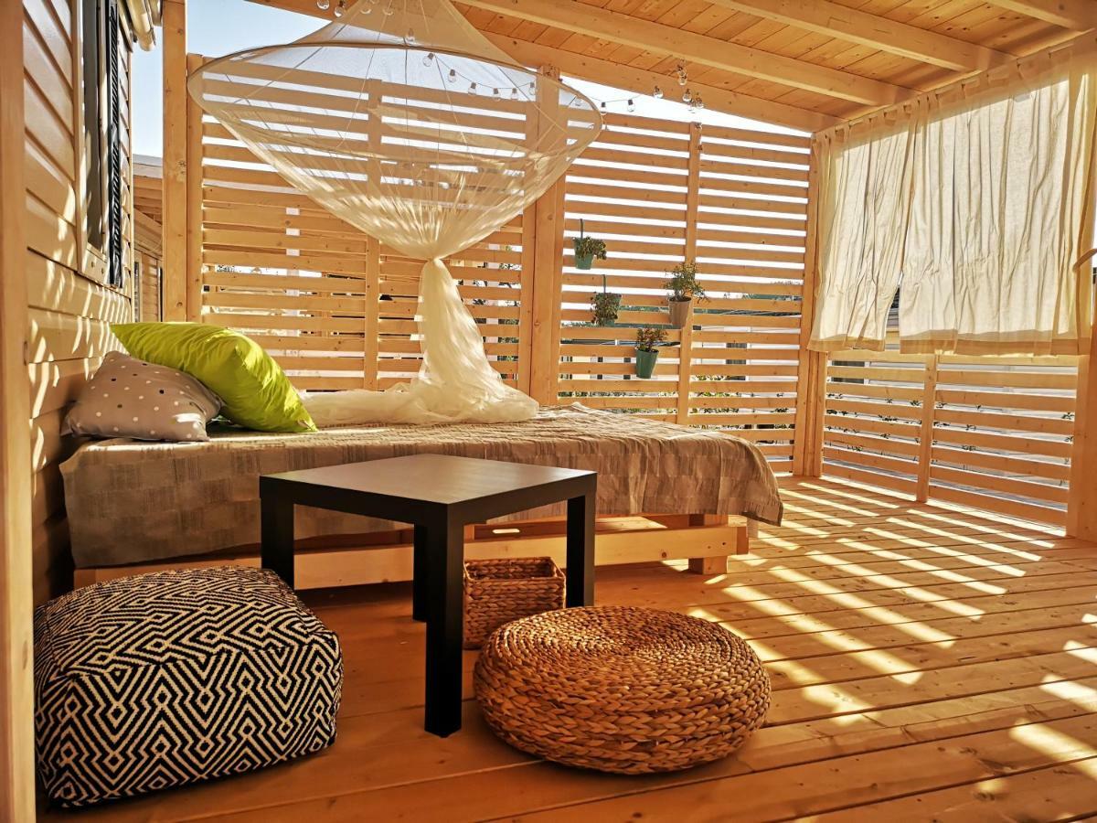 West Coast Mobilhome With Xxl Terrace Tar-Vabriga Εξωτερικό φωτογραφία