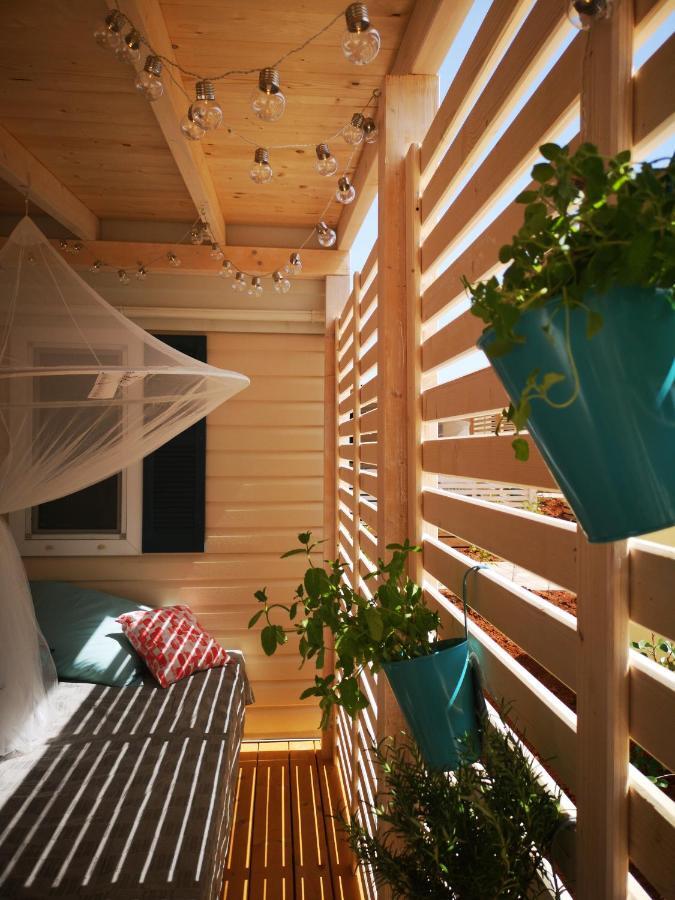 West Coast Mobilhome With Xxl Terrace Tar-Vabriga Εξωτερικό φωτογραφία